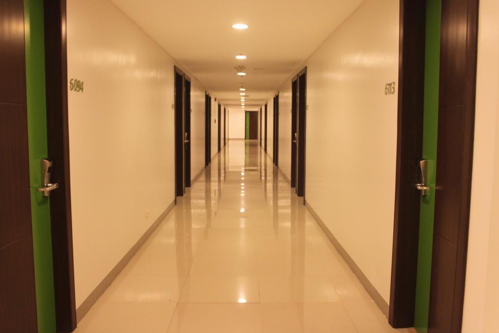 Go Hotels Plus Mandaluyong Екстер'єр фото