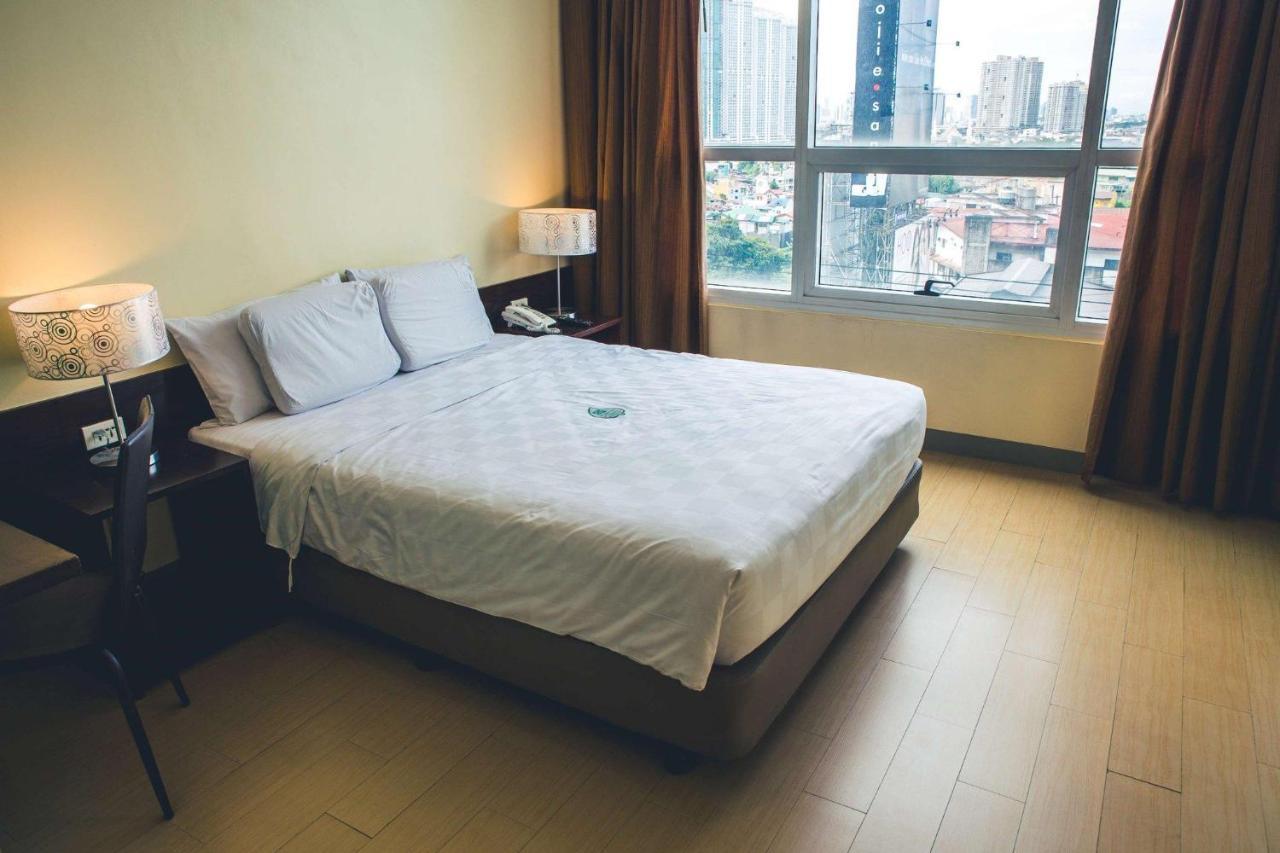 Go Hotels Plus Mandaluyong Екстер'єр фото