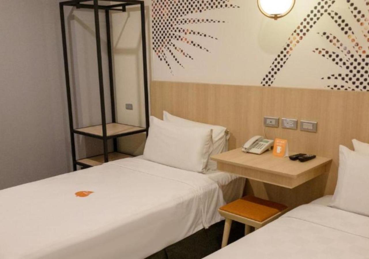 Go Hotels Plus Mandaluyong Екстер'єр фото