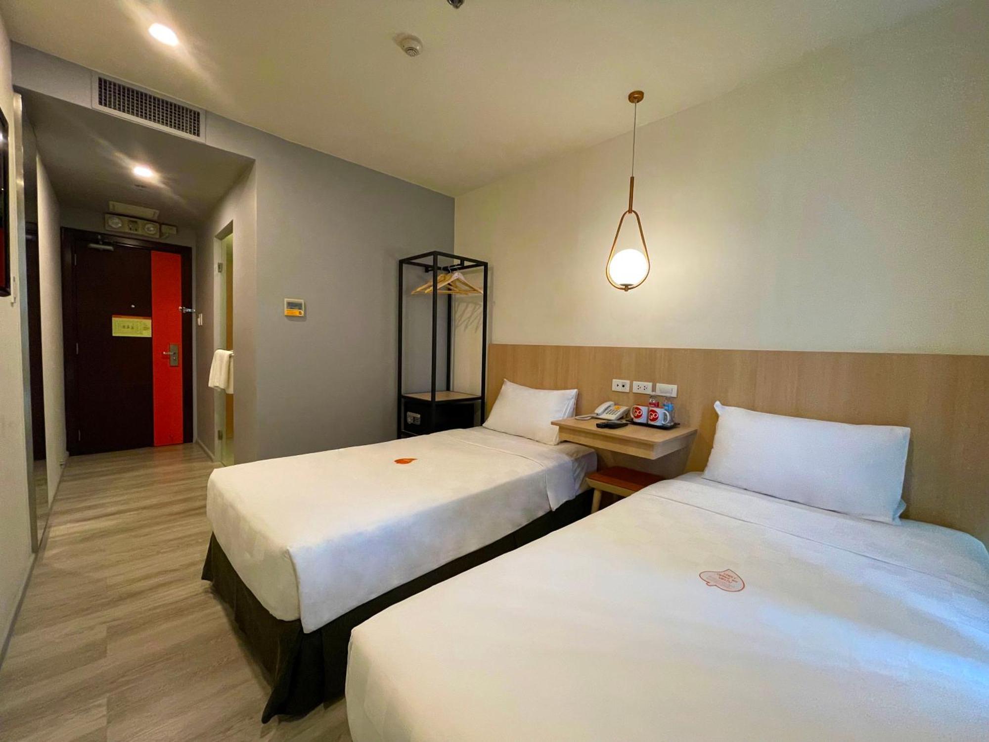 Go Hotels Plus Mandaluyong Екстер'єр фото