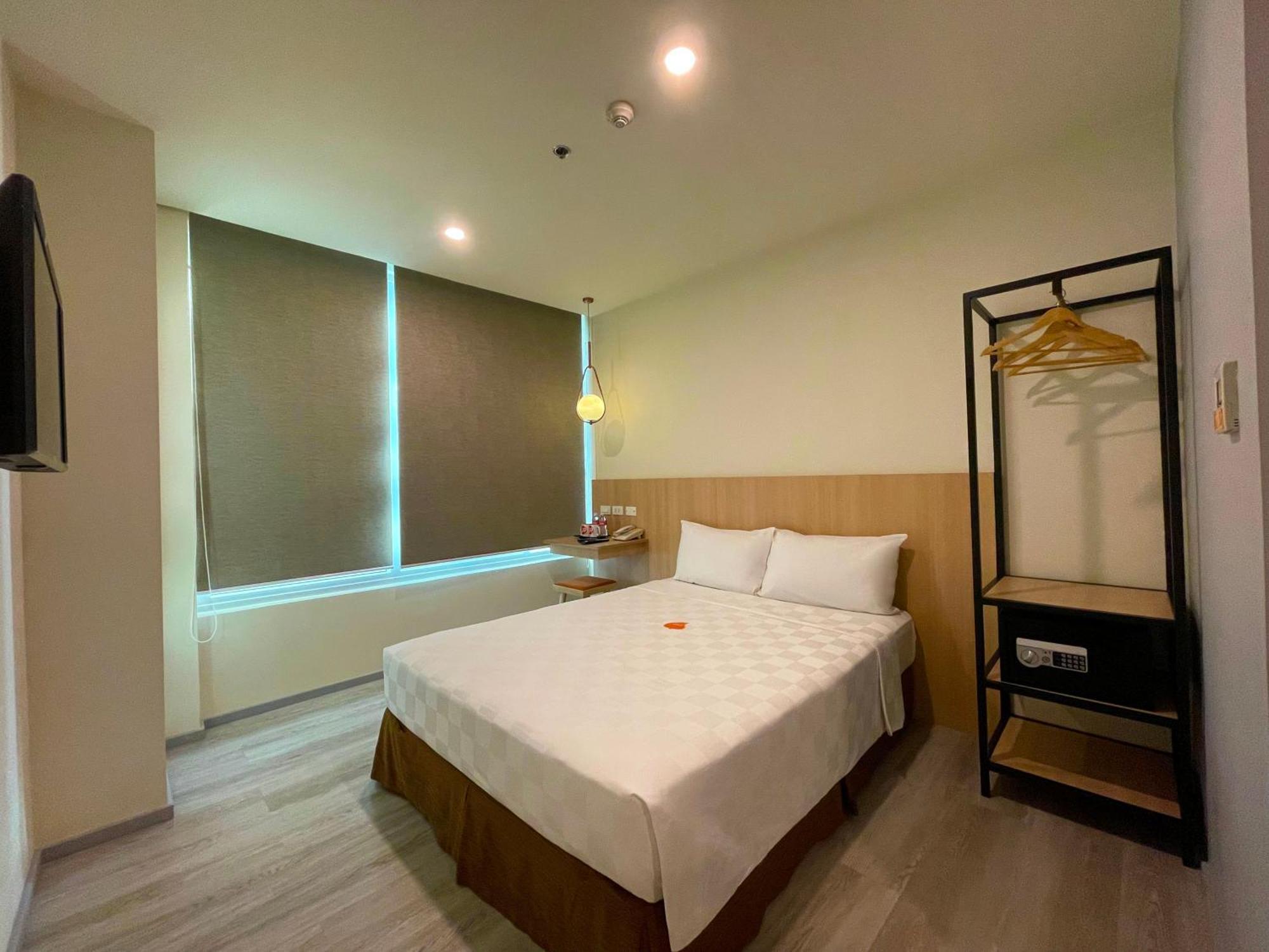 Go Hotels Plus Mandaluyong Екстер'єр фото