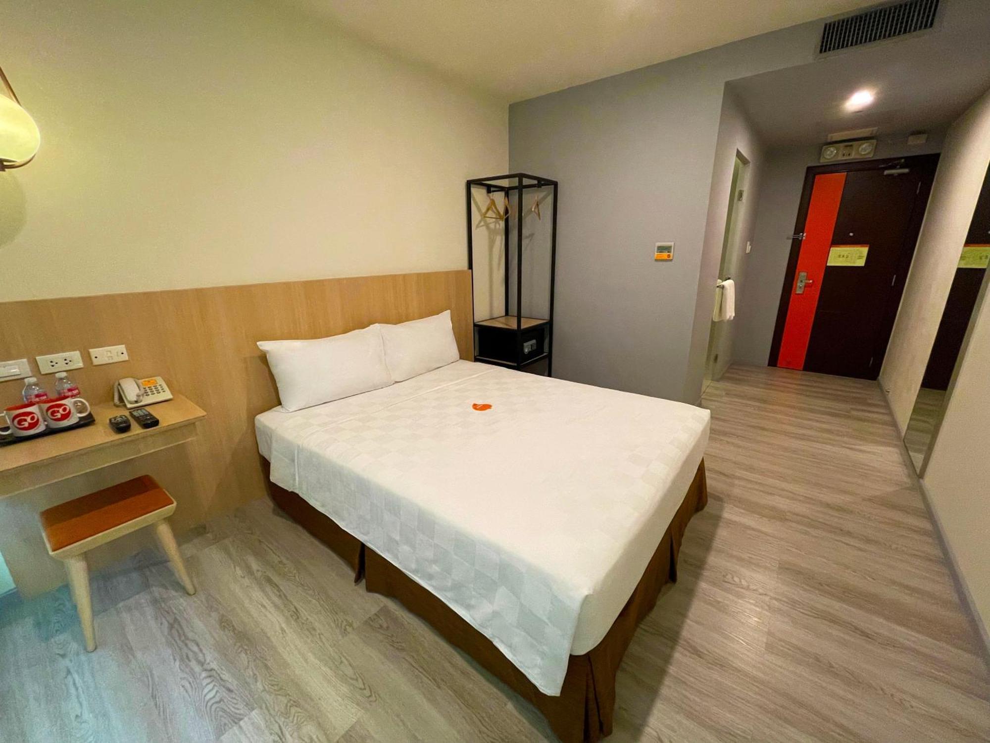 Go Hotels Plus Mandaluyong Екстер'єр фото